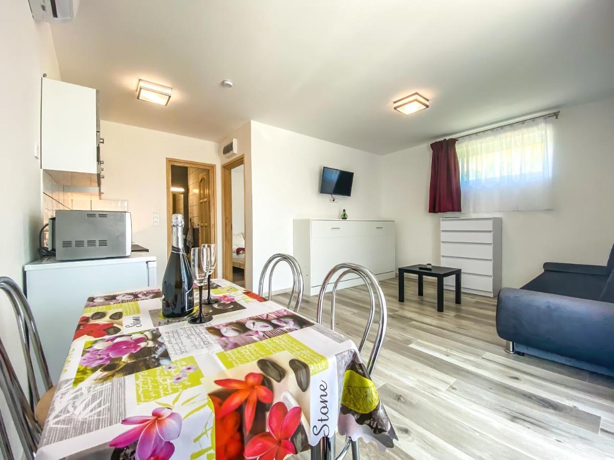 Feda Apartmanhaz * Balatonboglár